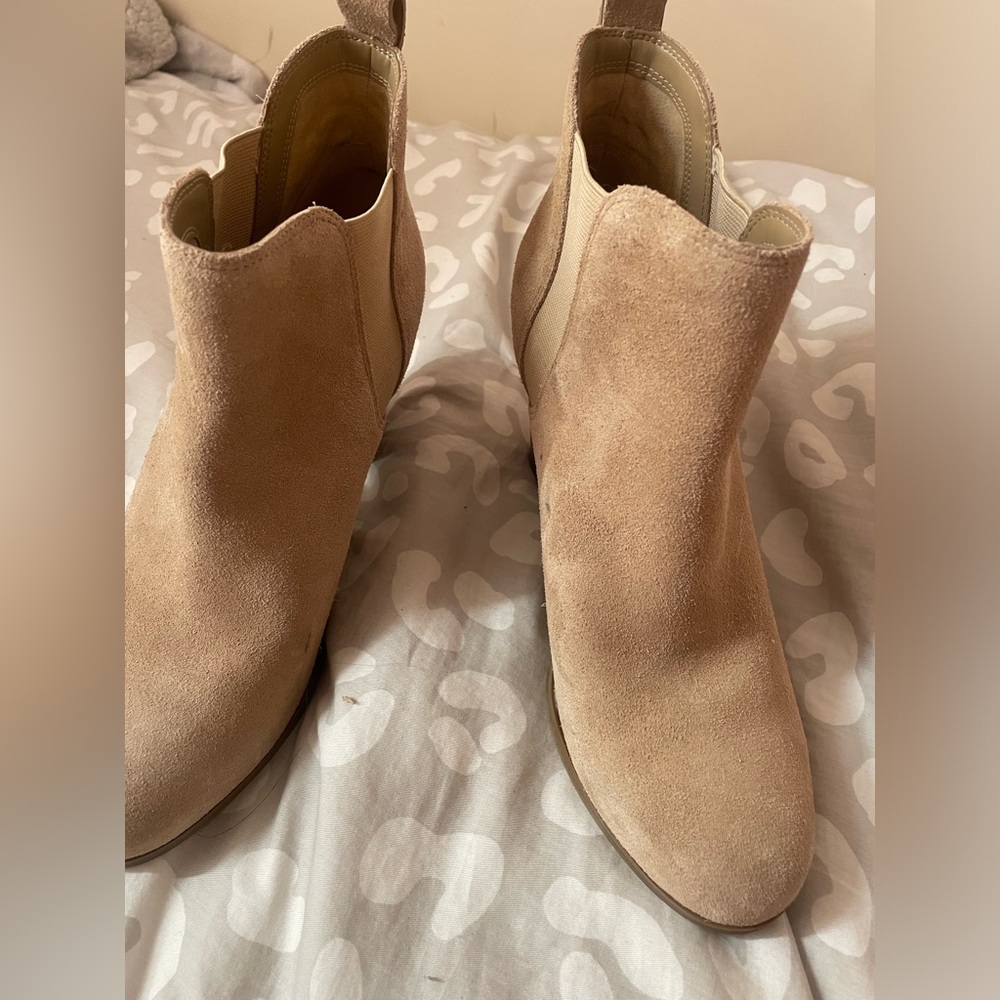 Micheal Kors booties - Picture 1 of 3